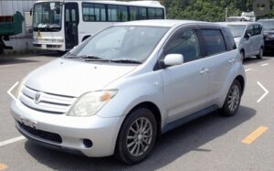 TOYOTA IST 2003